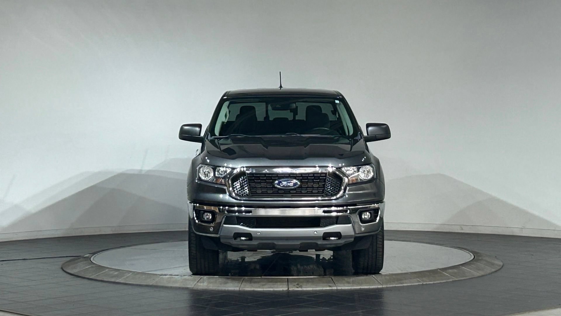 Used 2019 Ford Ranger XLT w/ Equipment Group 302A Luxury AWD/4WD image 3