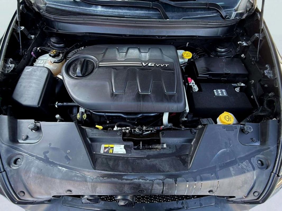 Used 2016 Jeep Cherokee Trailhawk w/ Cold Weather Group image 22