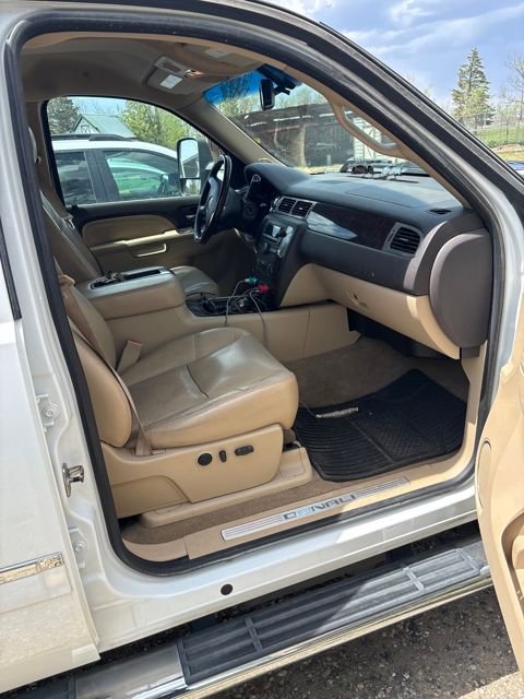 Used 2011 GMC Sierra 3500 Denali AWD/4WD image 4