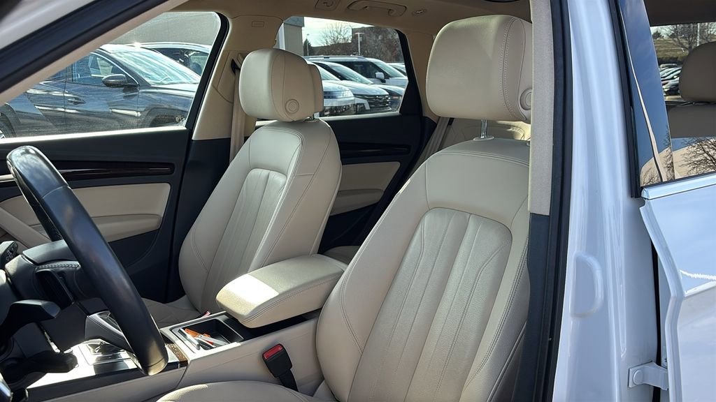 Used 2018 Audi Q5 2.0T Premium Plus w/ Premium Plus Package image 10
