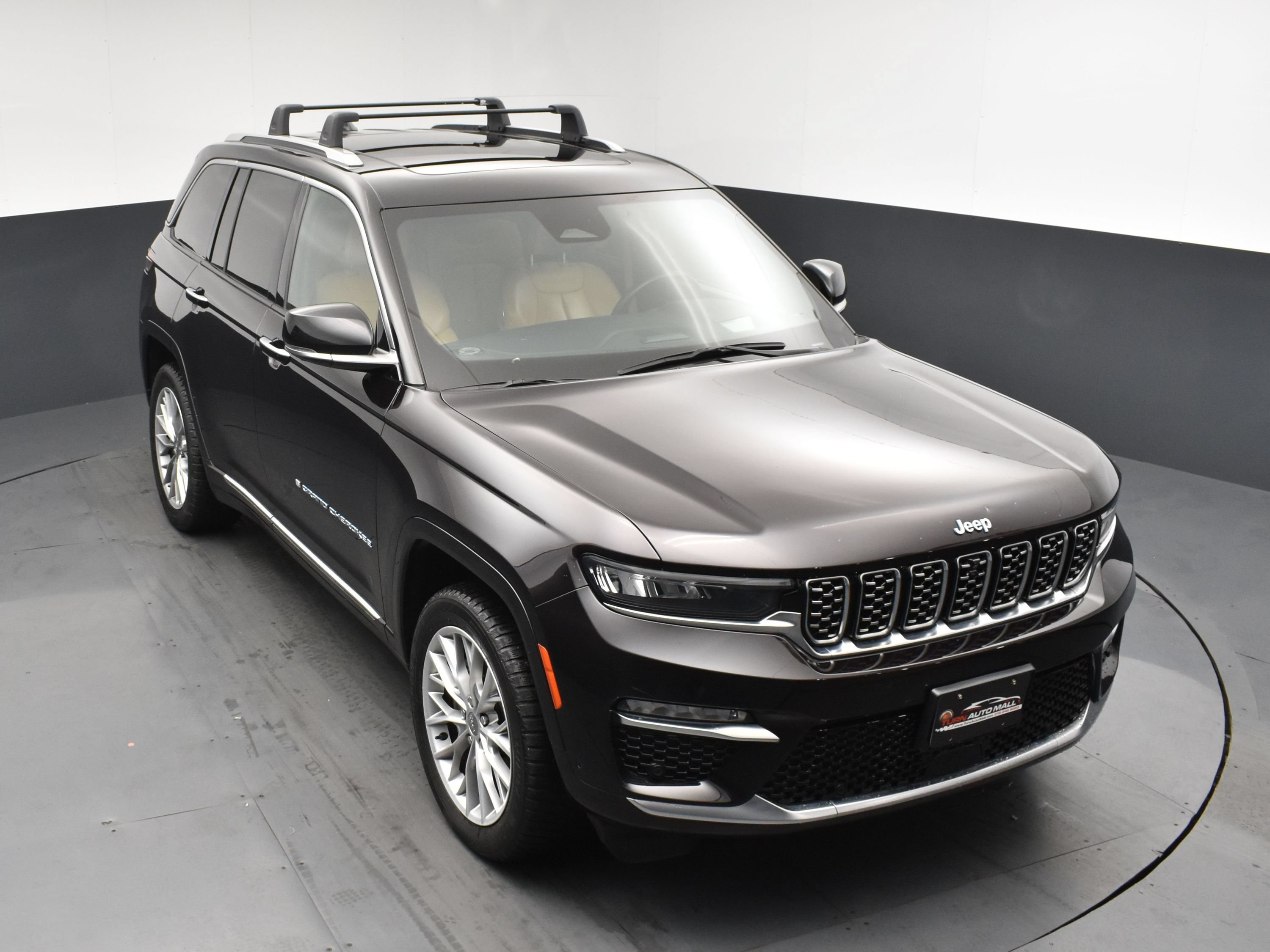 Used 2022 Jeep Grand Cherokee Summit w/ Advanced Protech Group IV AWD/4WD image 21