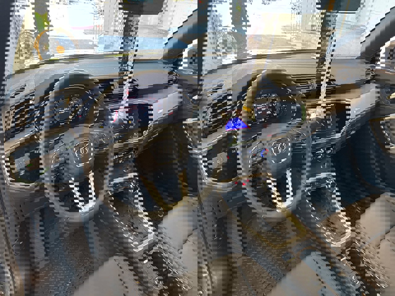 New 2025 Audi Q3 2.0T Premium image 18