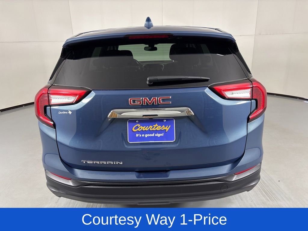 Used 2024 GMC Terrain SLE FWD image 9