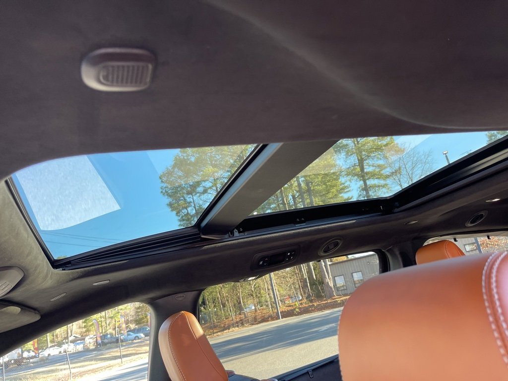 Used 2024 Chrysler Pacifica Pinnacle w/ Trailer Tow Group image 21