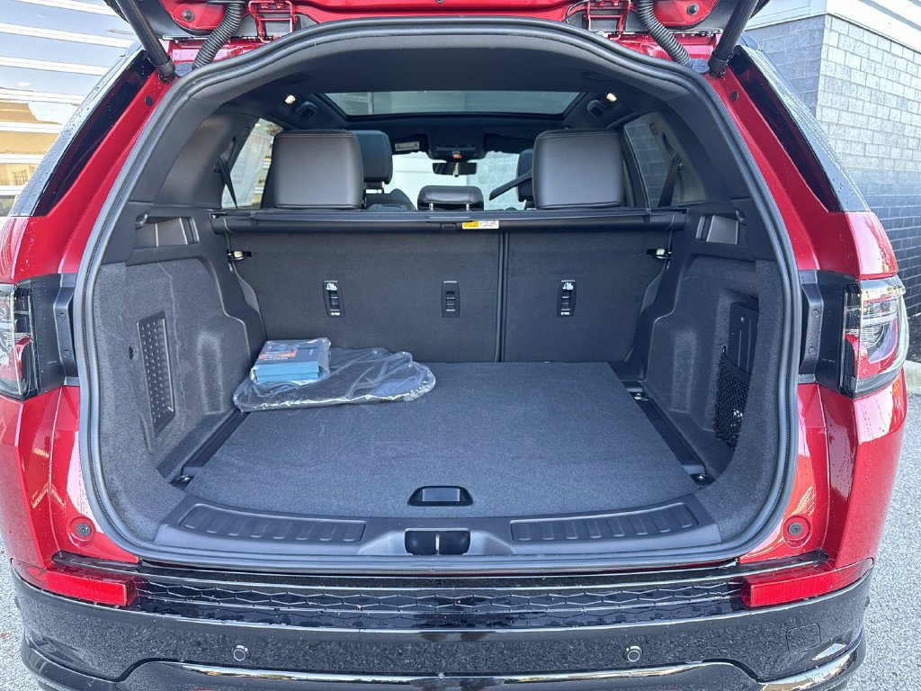 New 2026 Land Rover Discovery Sport Landmark AWD/4WD image 6
