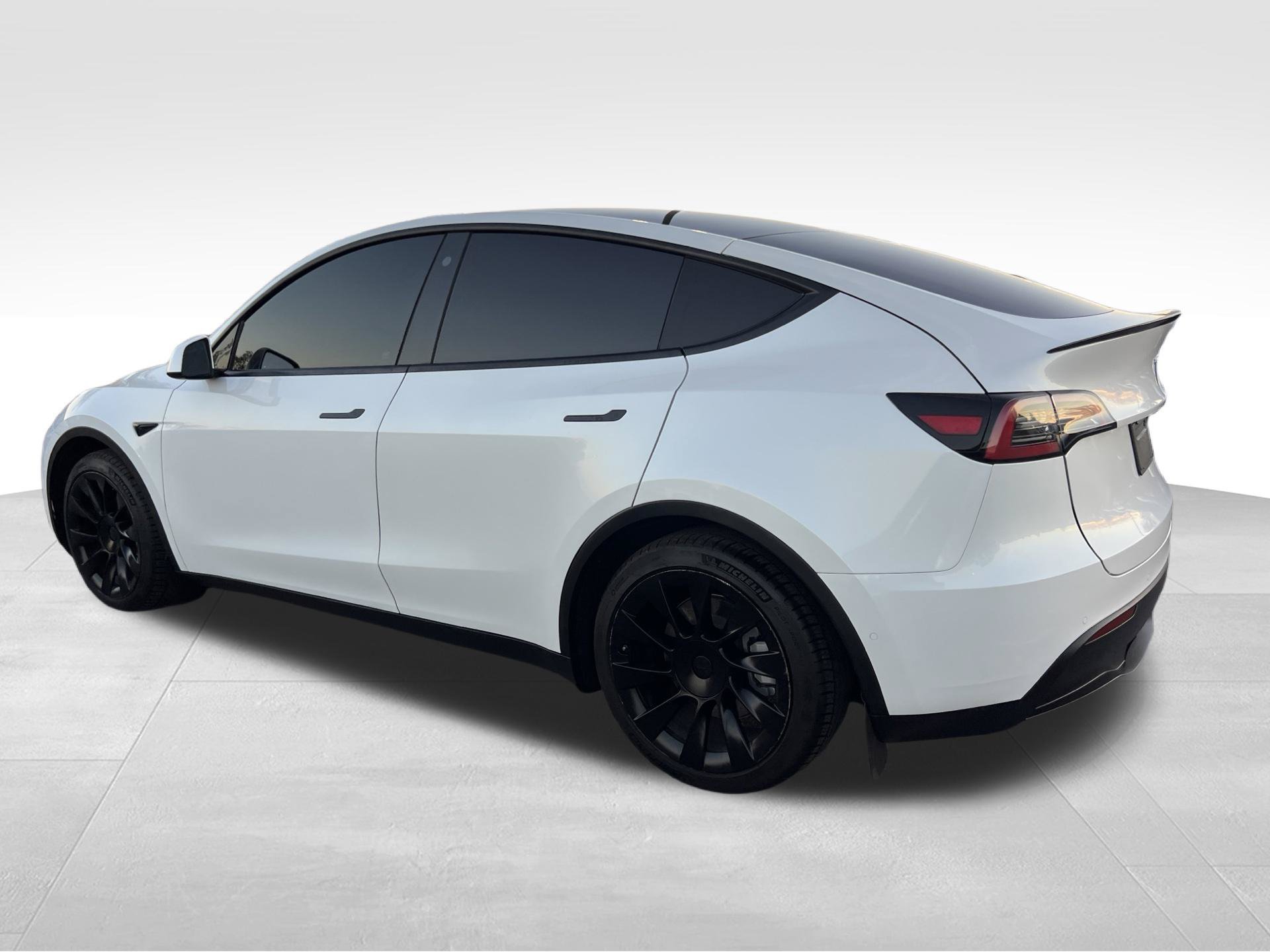 Used 2021 Tesla Model Y Long Range AWD/4WD image 7