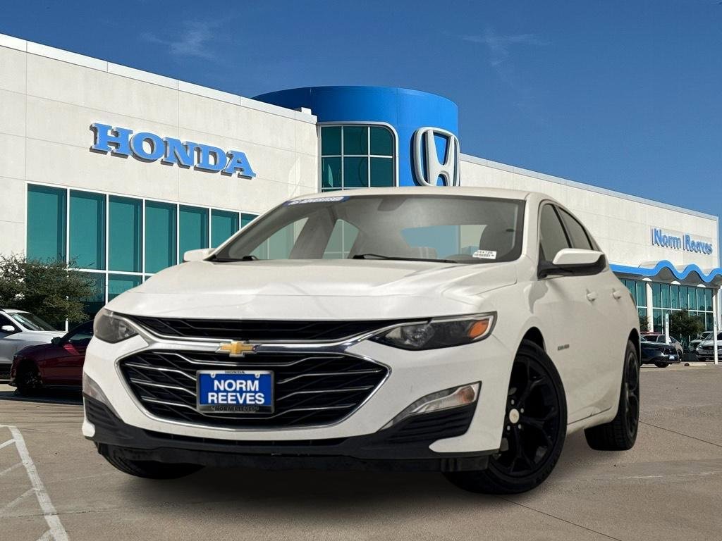 Used 2021 Chevrolet Malibu LT image 1