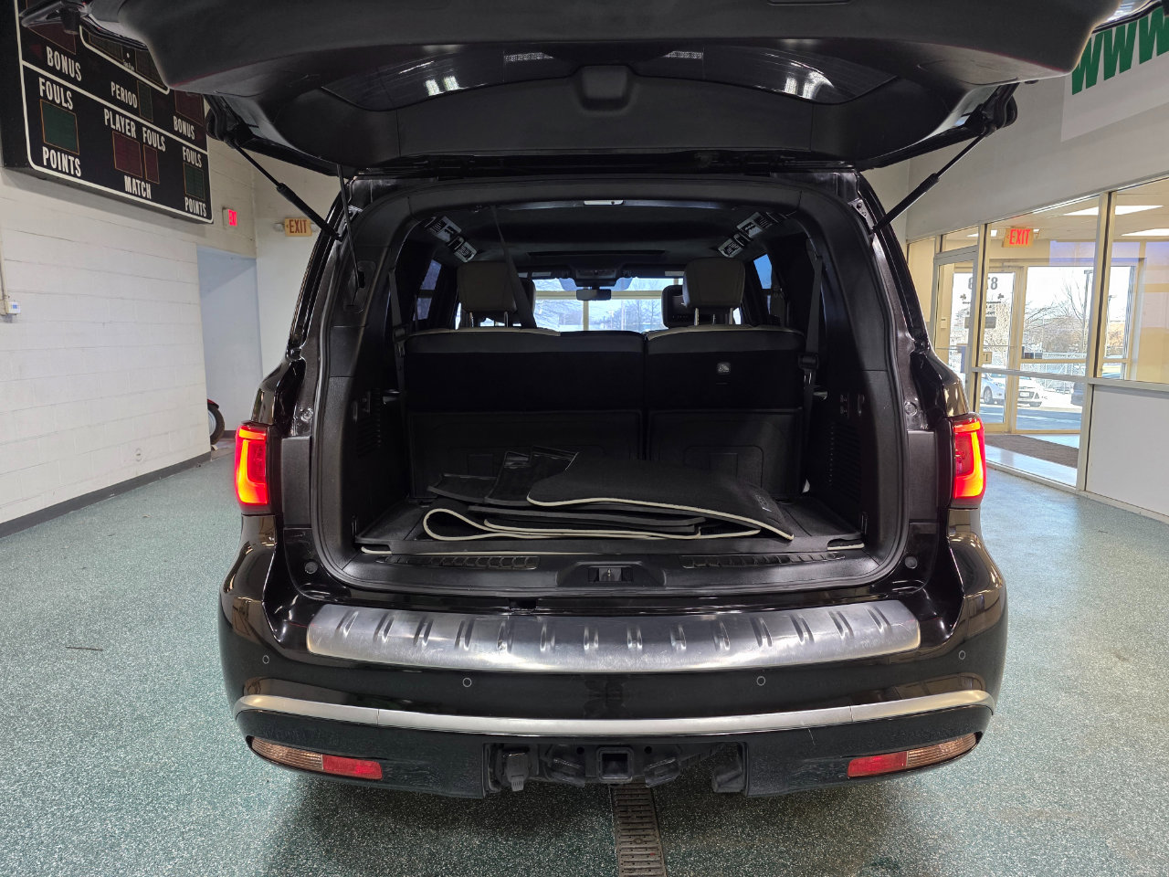 Used 2019 INFINITI QX80 Limited w/ All-Season Package image 23