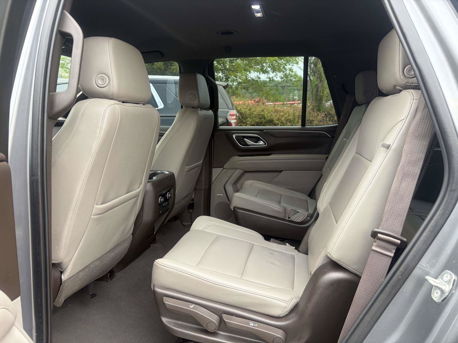 Used 2021 Chevrolet Tahoe Z71 w/ Z71 Off-Road Package AWD/4WD image 3