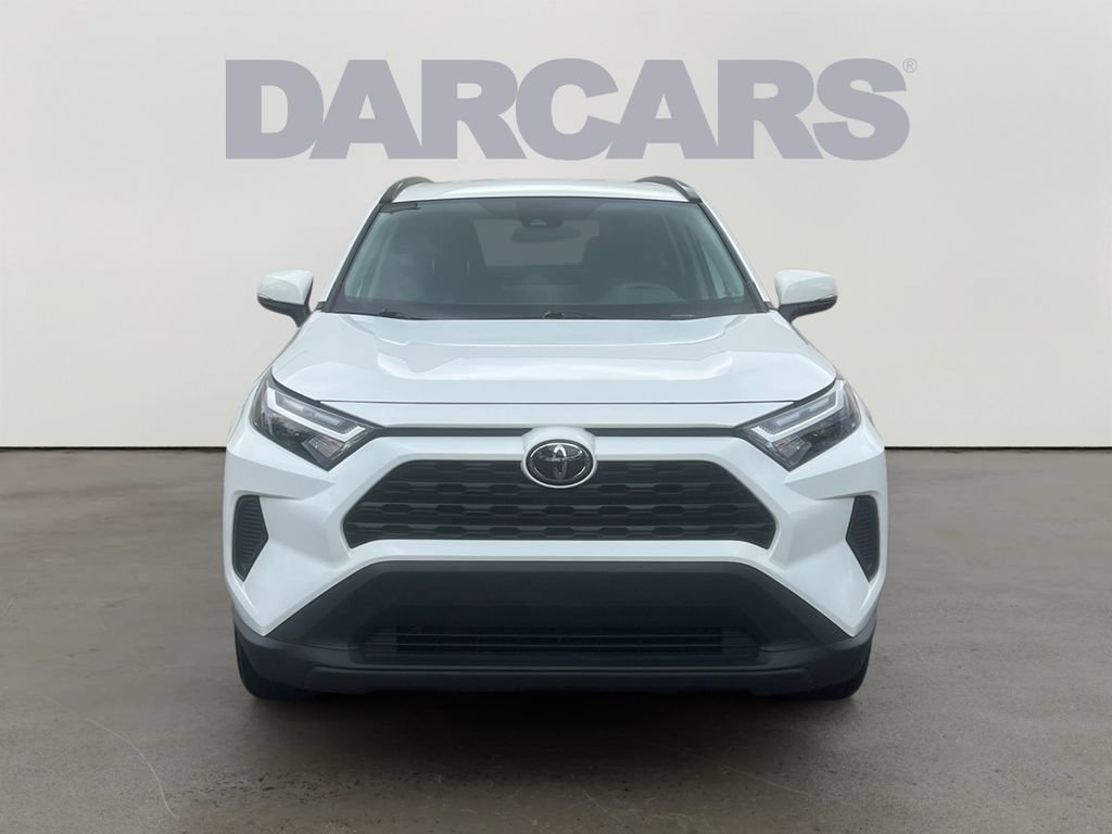 Used 2025 Toyota RAV4 XLE AWD/4WD image 2