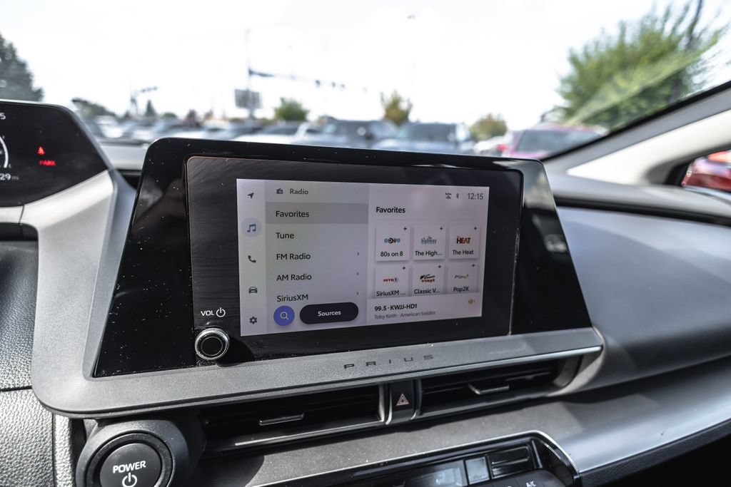 Used 2025 Toyota Prius LE FWD image 11
