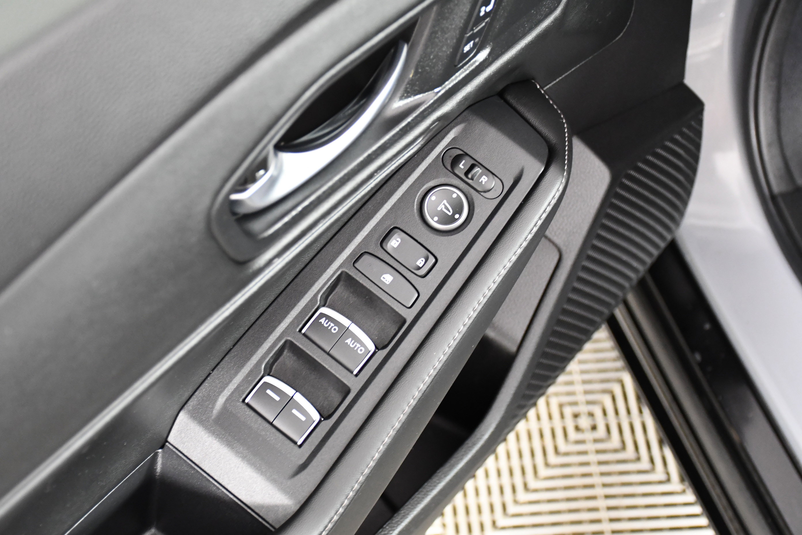 Used 2025 Honda Accord Sport image 26