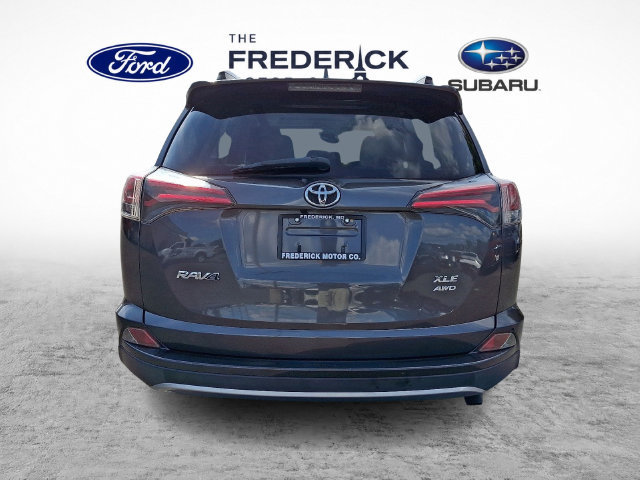 Used 2018 Toyota RAV4 XLE AWD/4WD image 5