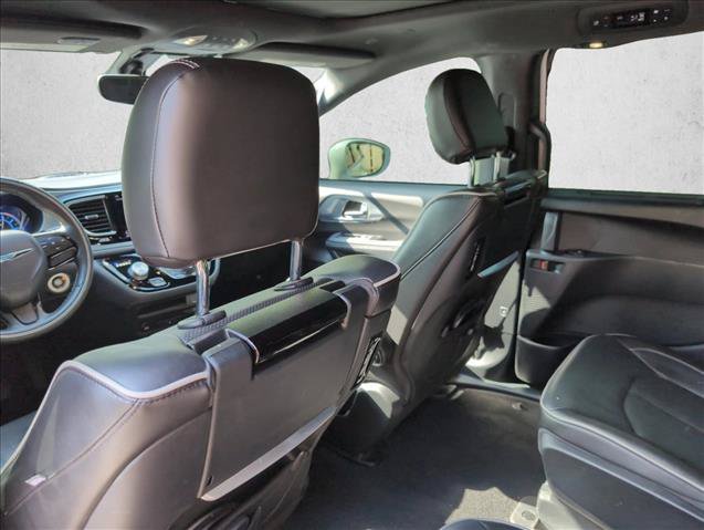 Used 2020 Chrysler Pacifica Limited w/ S Appearance Package FWD image 18