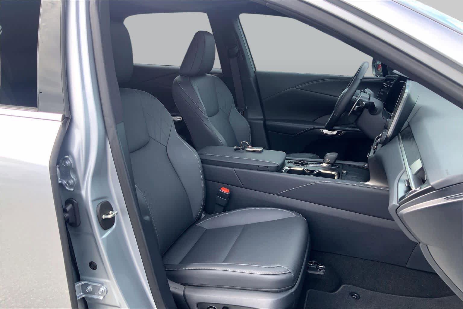 Used 2025 Lexus RX 350 Premium w/ Accessory Package (Z1) FWD image 9