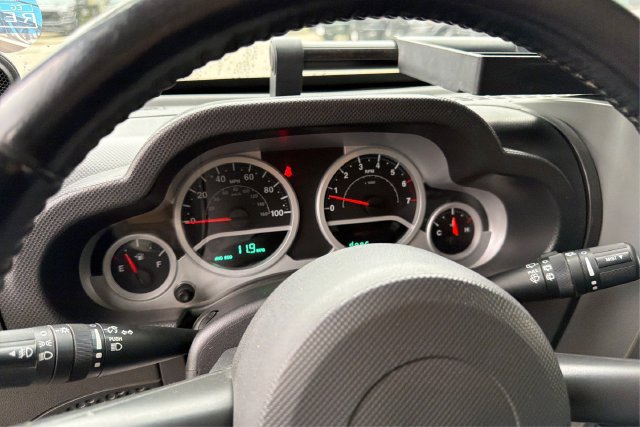 Used 2007 Jeep Wrangler Sahara w/ Dual Top Group AWD/4WD image 14