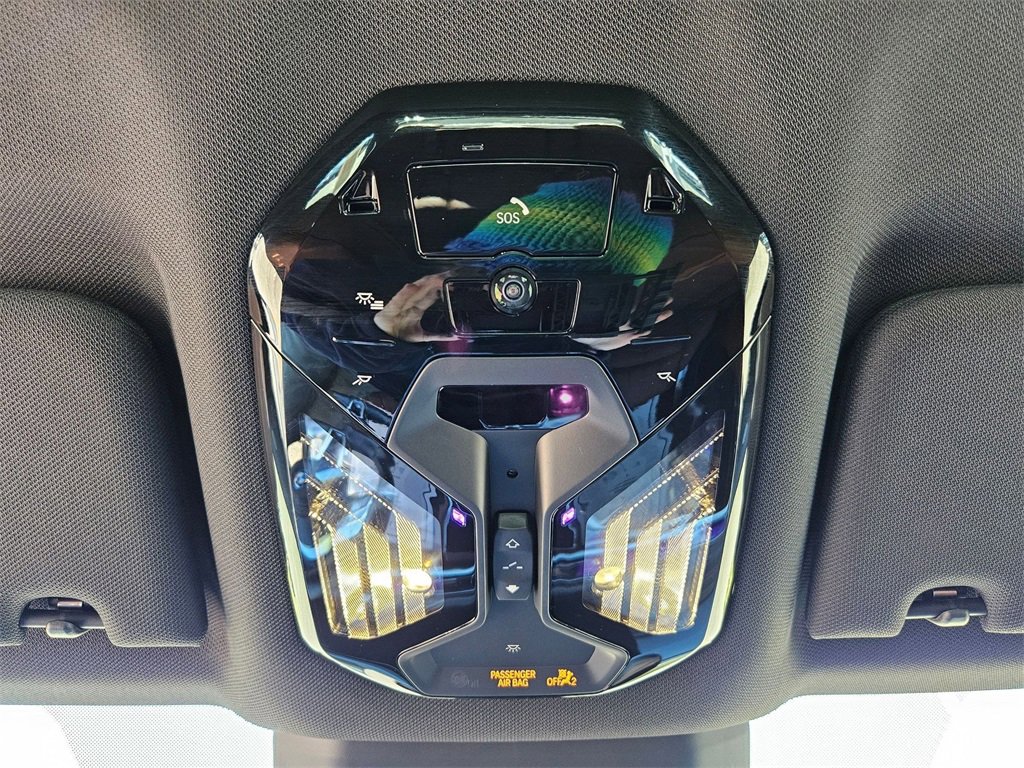 Used 2024 BMW i7 xDrive60 image 18