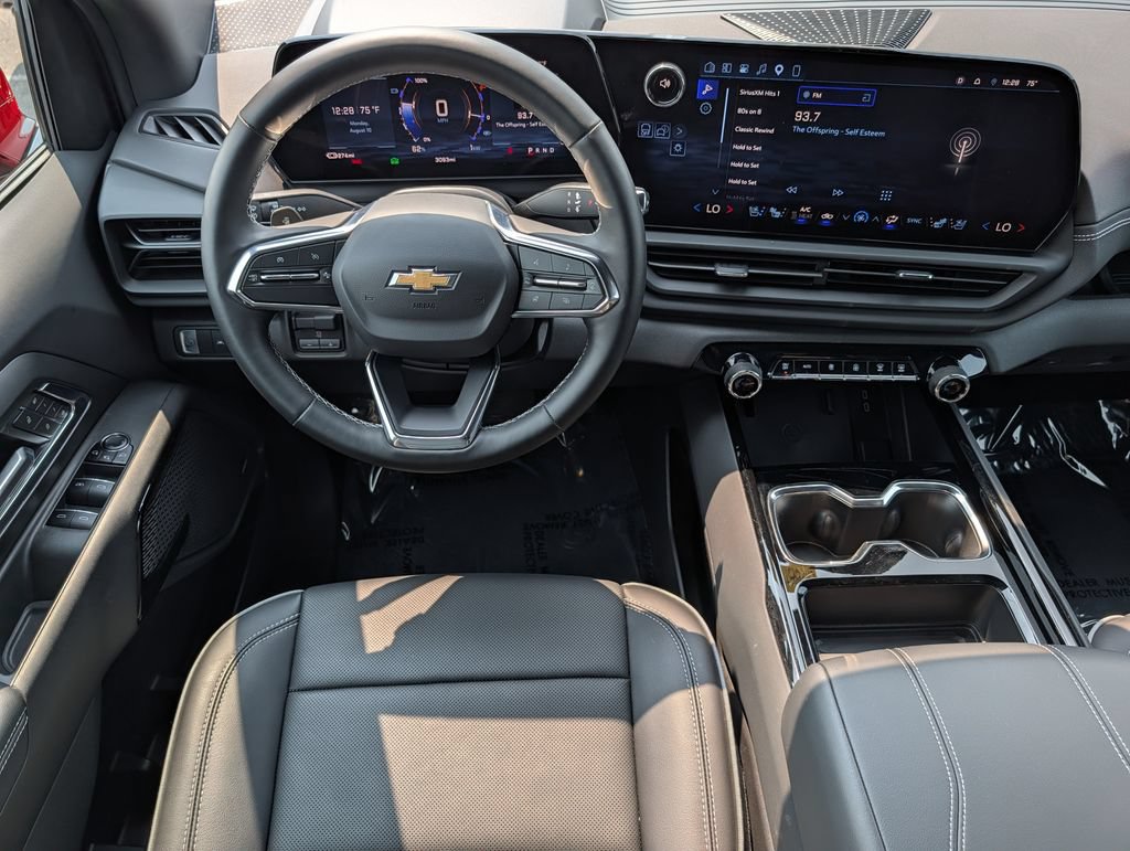 Used 2025 Chevrolet Silverado EV LT AWD/4WD image 17