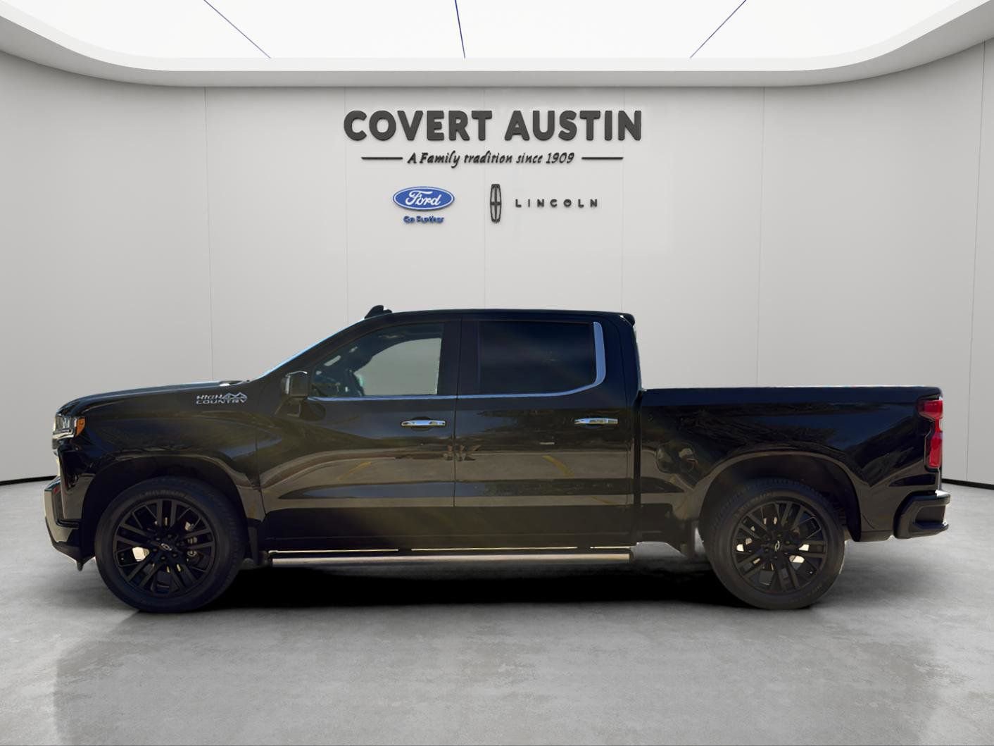 Used 2021 Chevrolet Silverado 1500 High Country w/ Technology Package image 2