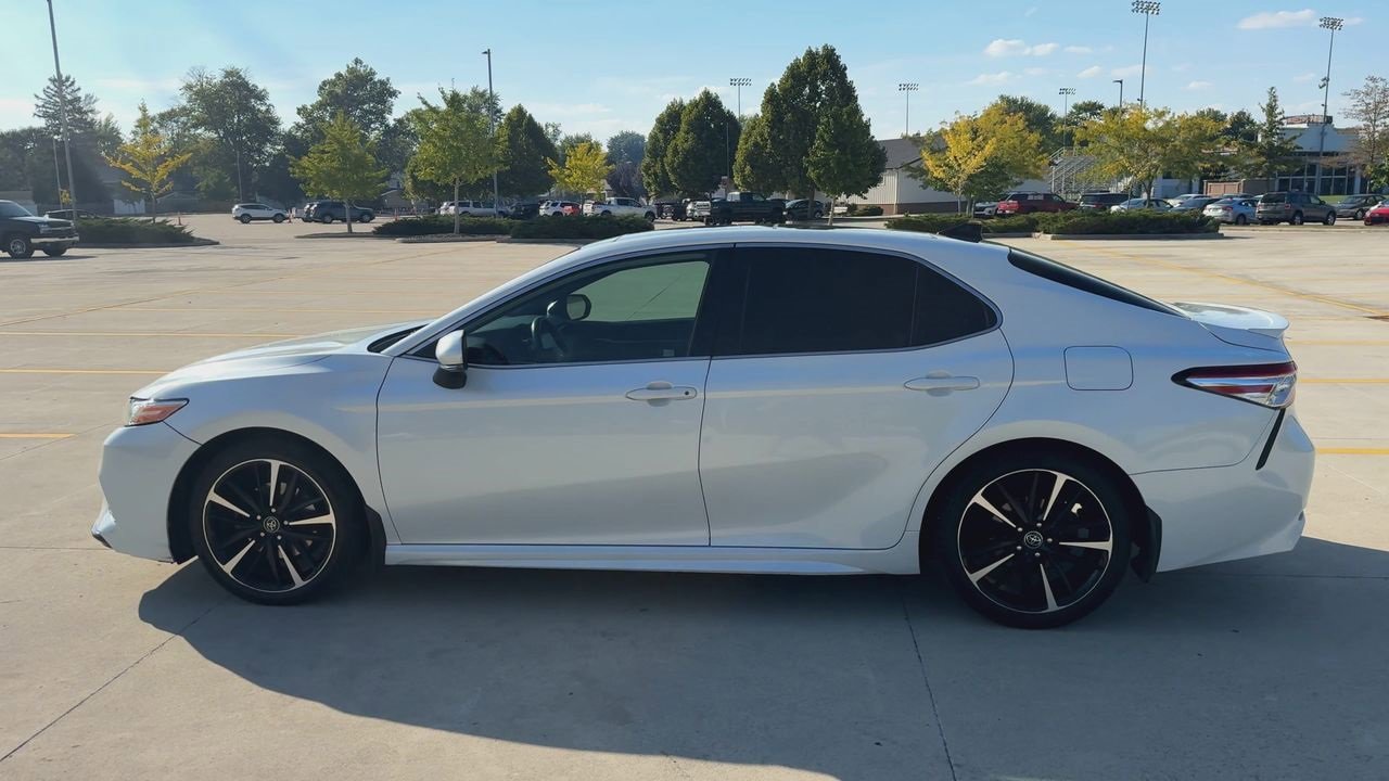 Used 2020 Toyota Camry XSE image 5