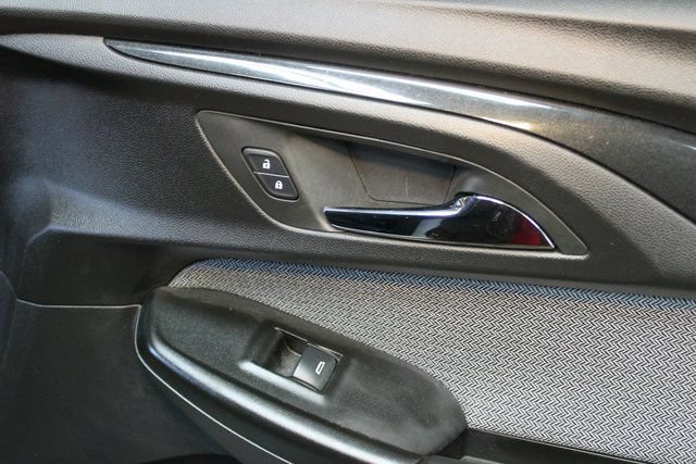 Used 2023 Chevrolet TrailBlazer LT w/ Convenience Package FWD image 9