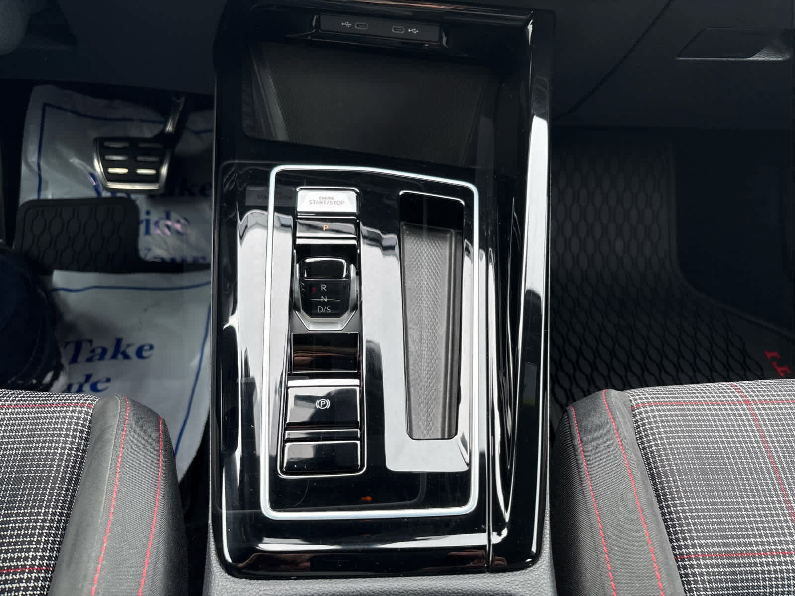 Certified 2023 Volkswagen GTI 40th Anniversary Edition image 21