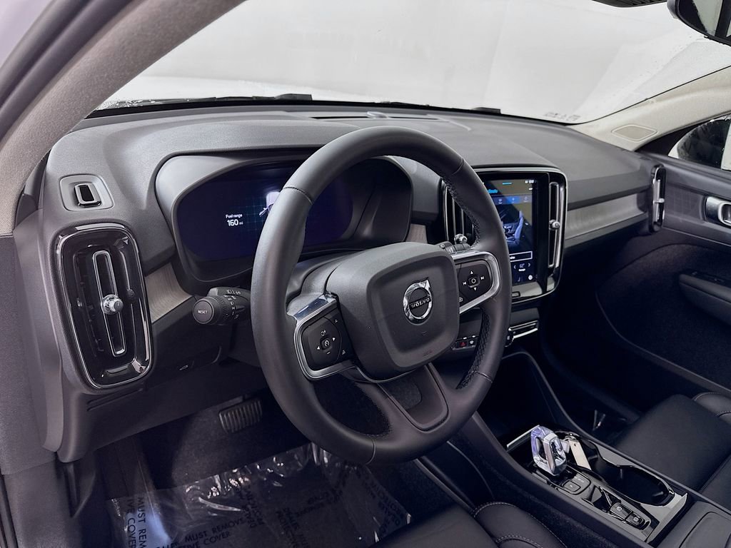 Used 2023 Volvo XC40 B5 Plus w/ Driver Assist Package image 13