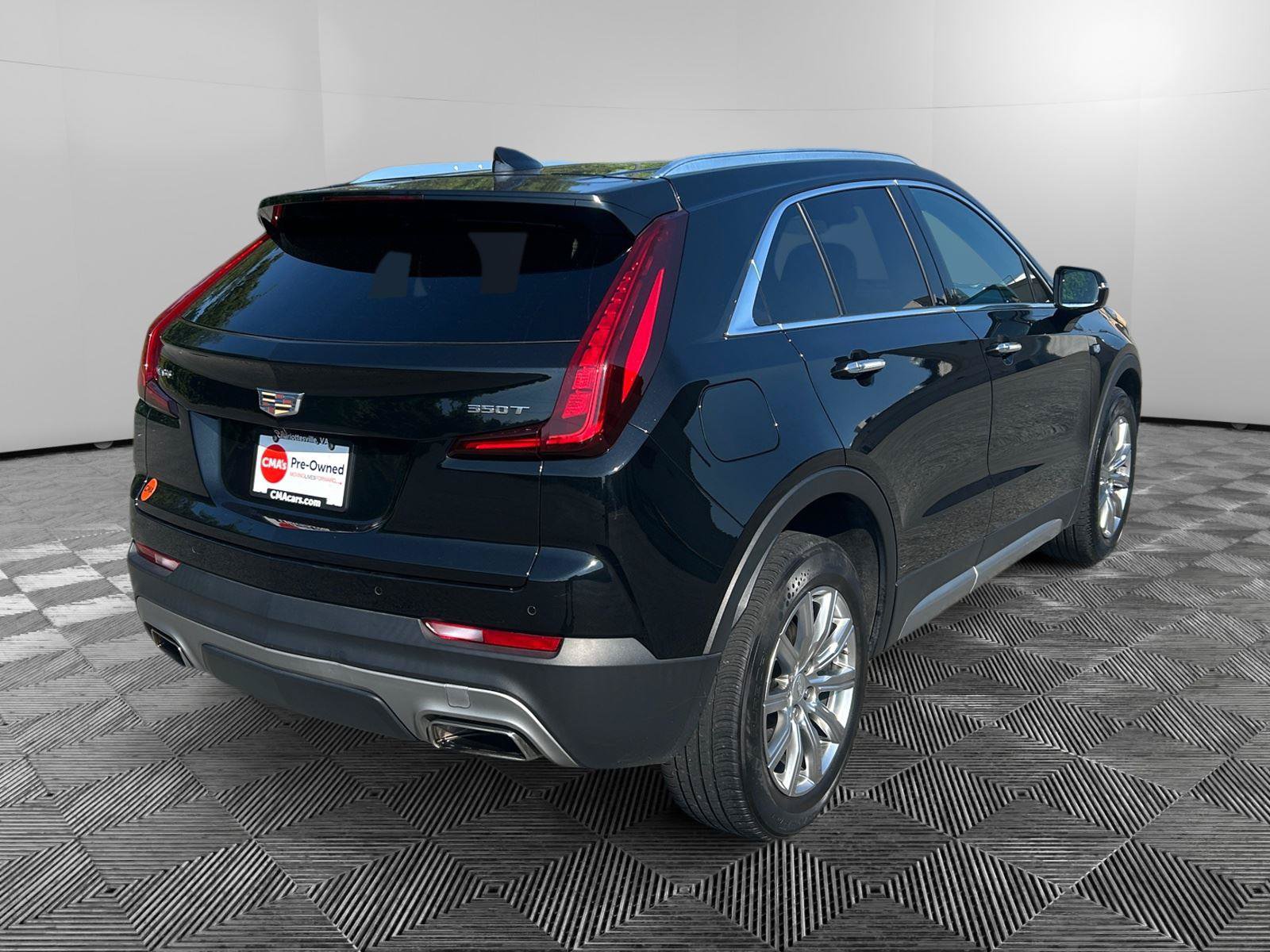 Used 2022 Cadillac XT4 Premium Luxury w/ Safety Alert Package FWD image 5