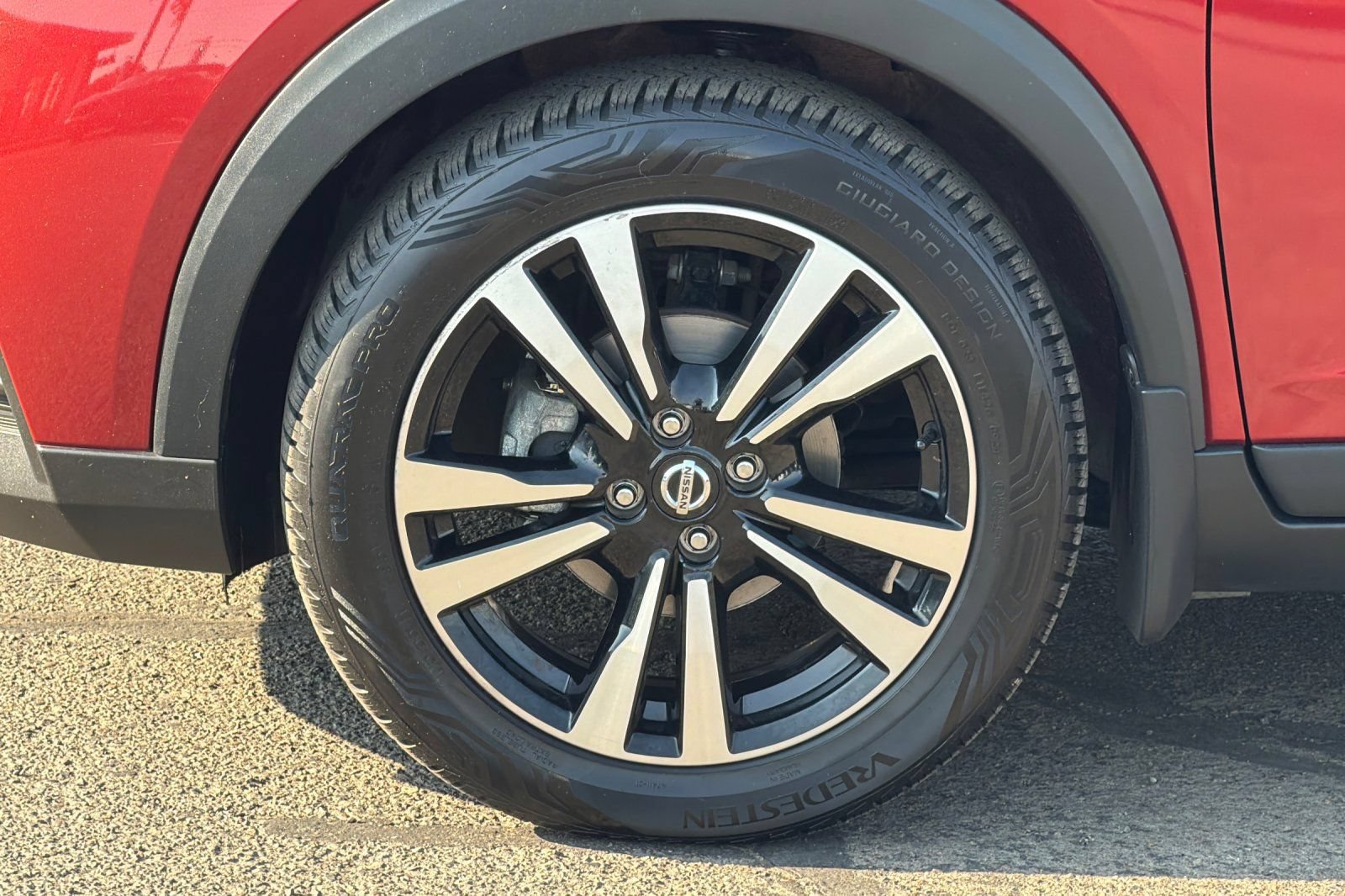 Used 2020 Nissan Kicks SR w/ SR Premium Package FWD image 24