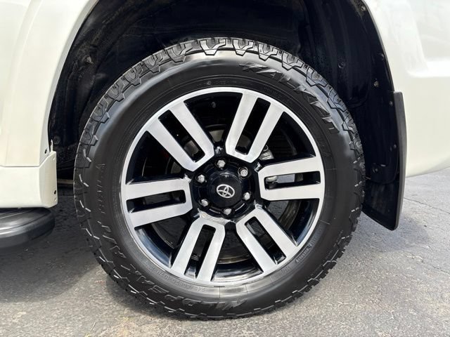 Used 2022 Toyota 4Runner Limited AWD/4WD image 9