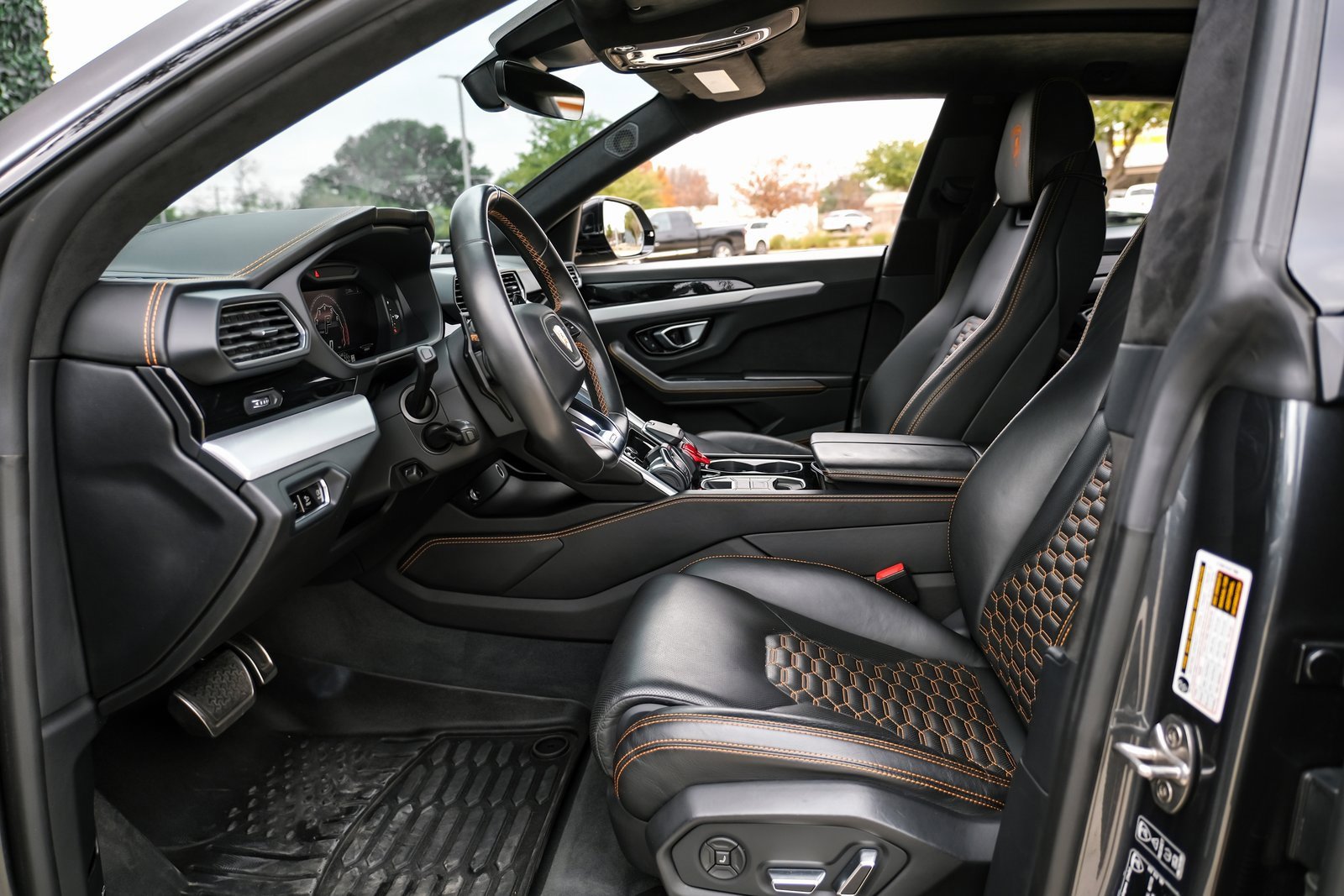 Used 2020 Lamborghini Urus image 4