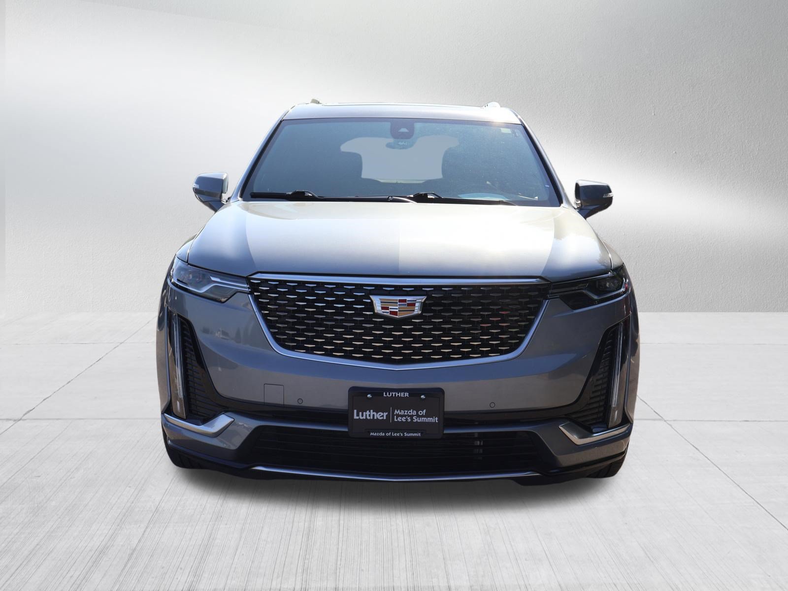 Used 2025 Cadillac XT6 Premium Luxury AWD/4WD image 2