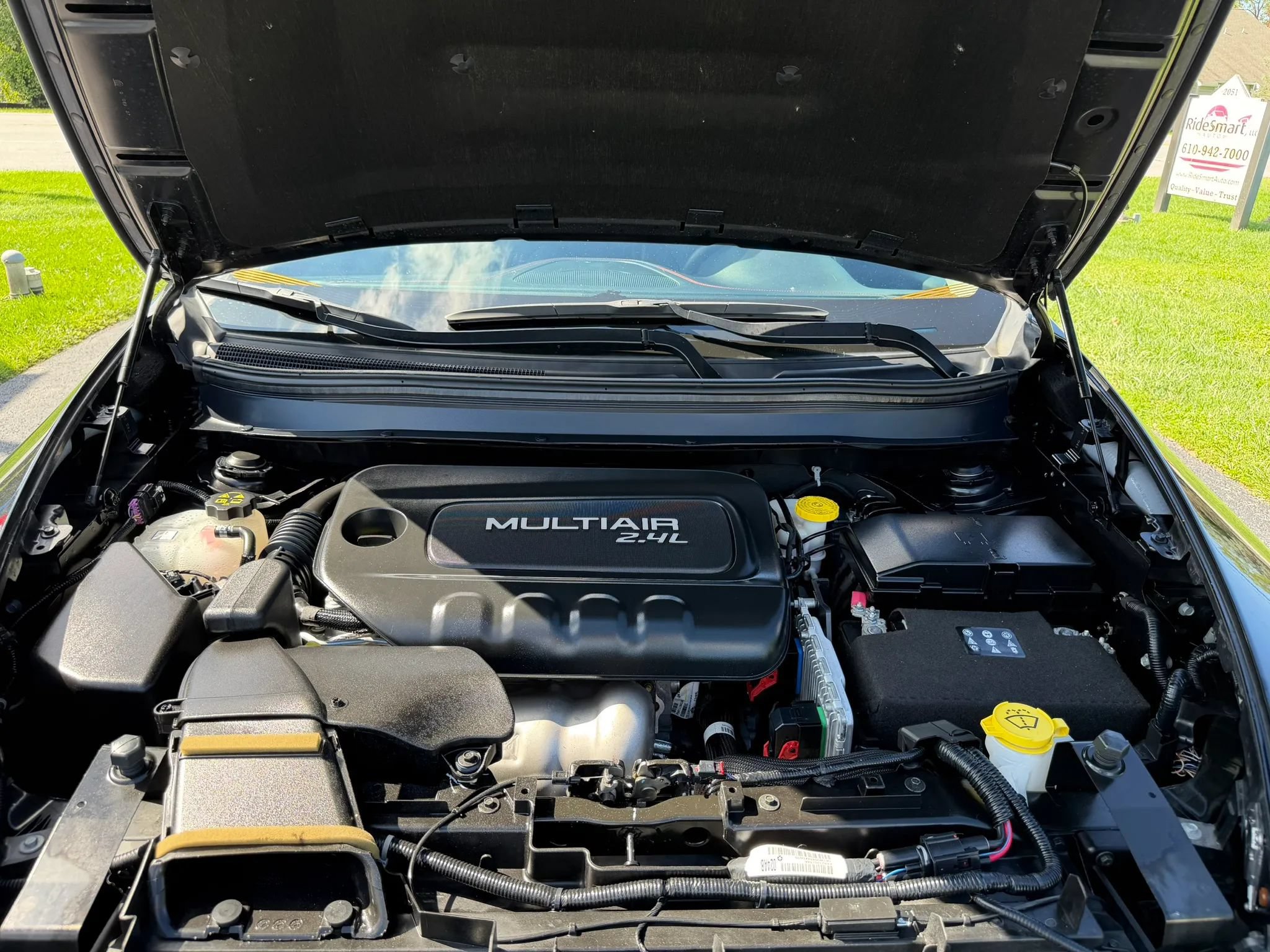 Used 2014 Jeep Cherokee Trailhawk w/ Technology Group AWD/4WD image 62