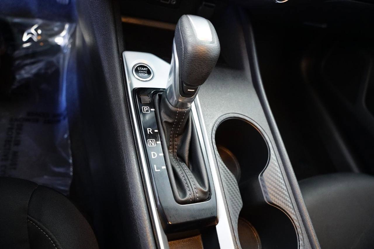 Used 2025 Nissan Altima 2.5 SV FWD image 12
