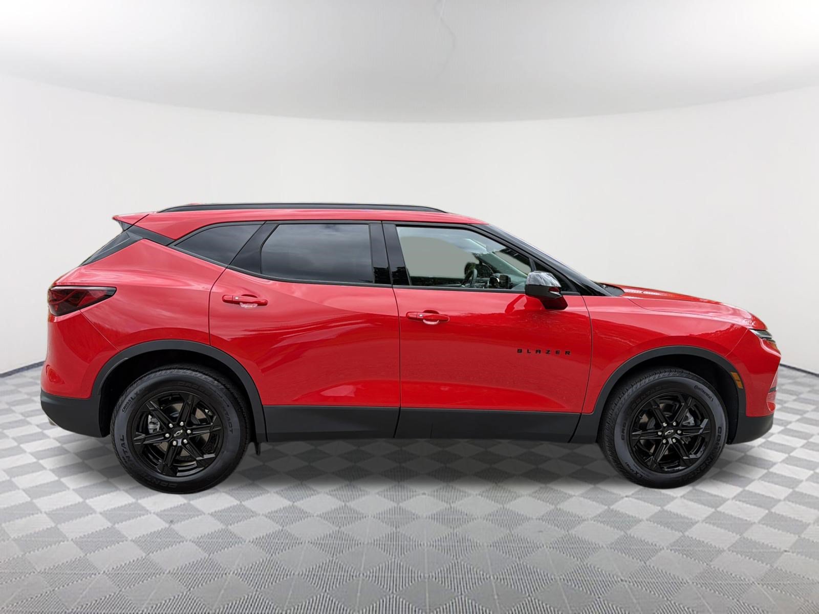 Used 2024 Chevrolet Blazer LT w/ Convenience Package FWD image 4
