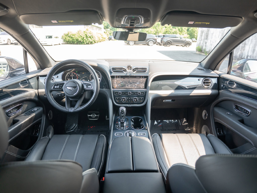 Used 2024 Bentley Bentayga Extended Wheelbase AWD/4WD image 19