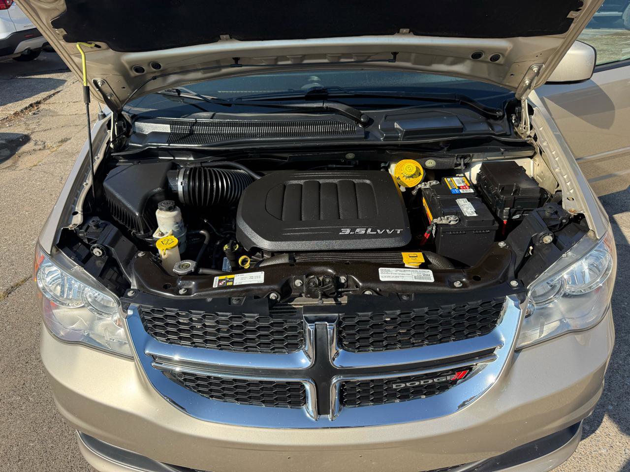 Used 2016 Dodge Grand Caravan SXT image 69