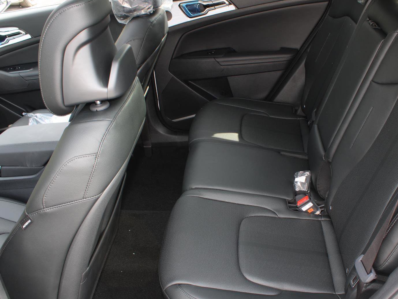 New 2026 Kia Sportage EX w/ EX Panorama Roof Package image 17