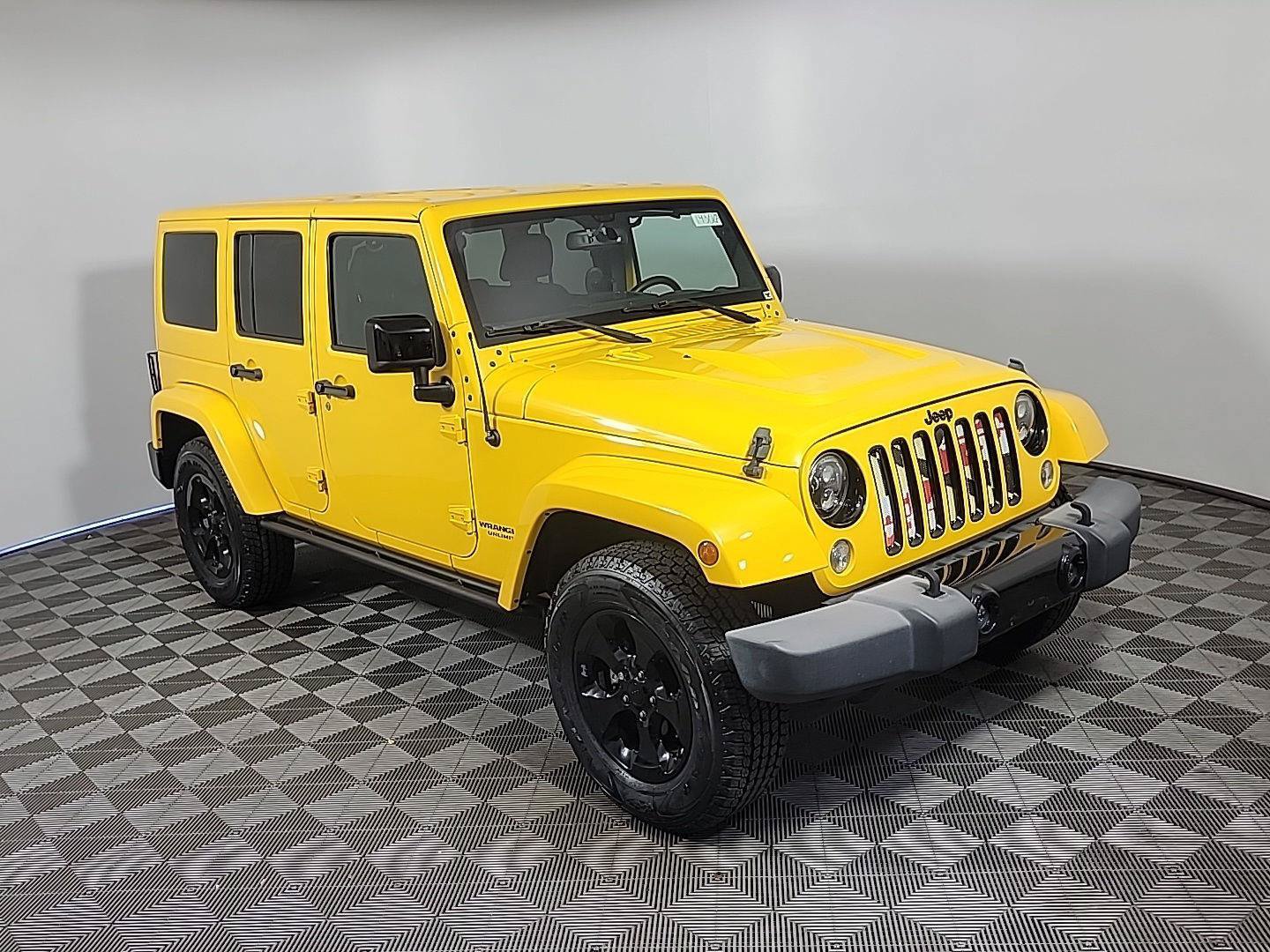 Used 2015 Jeep Wrangler Unlimited Sahara AWD/4WD image 2