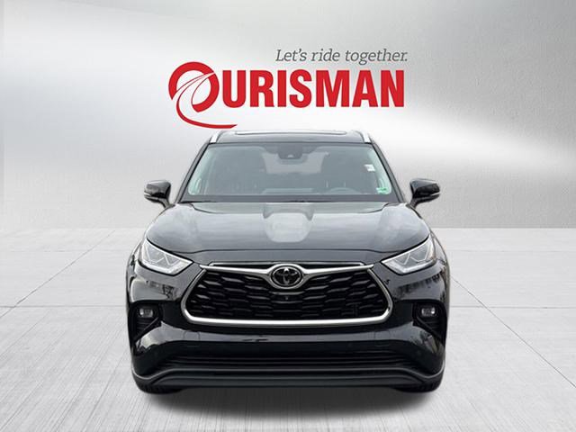 Used 2023 Toyota Highlander Limited image 6