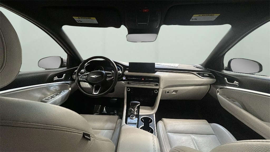 Used 2025 Genesis G70 2.5T image 9