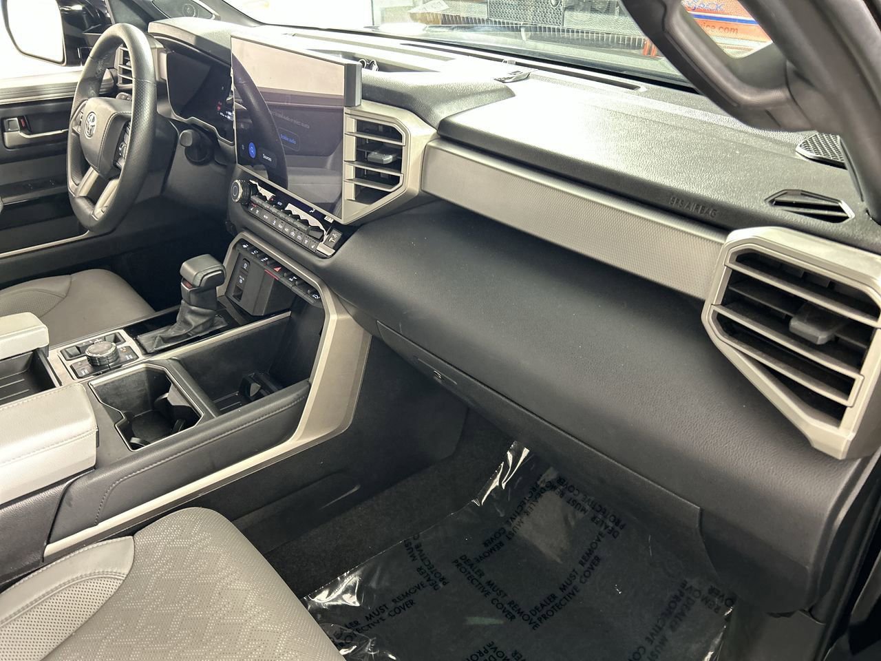 Used 2025 Toyota Tundra Limited w/ TRD Off-Road Package AWD/4WD image 27