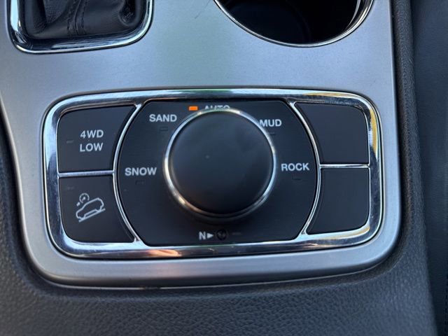 Certified 2022 Jeep Grand Cherokee Laredo X image 19