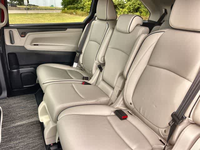 Certified 2026 Honda Odyssey Touring image 14