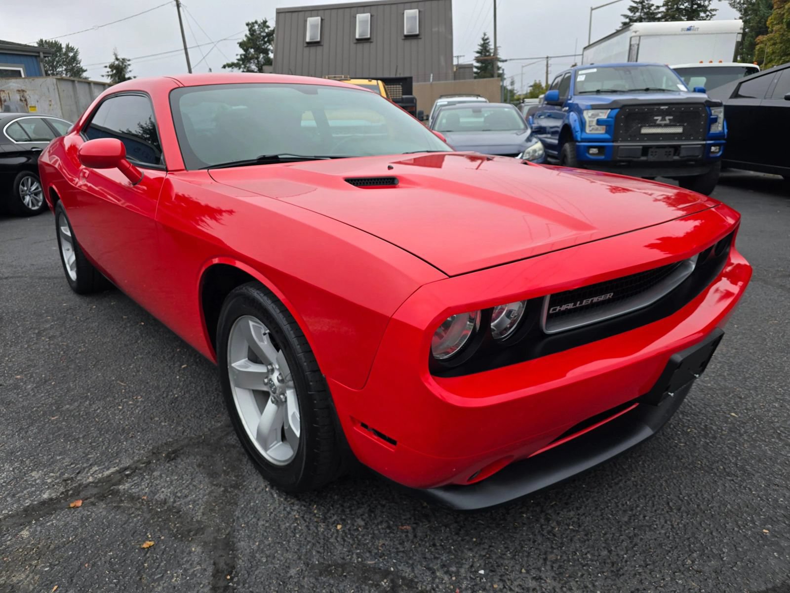 Used 2014 Dodge Challenger SXT RWD image 7