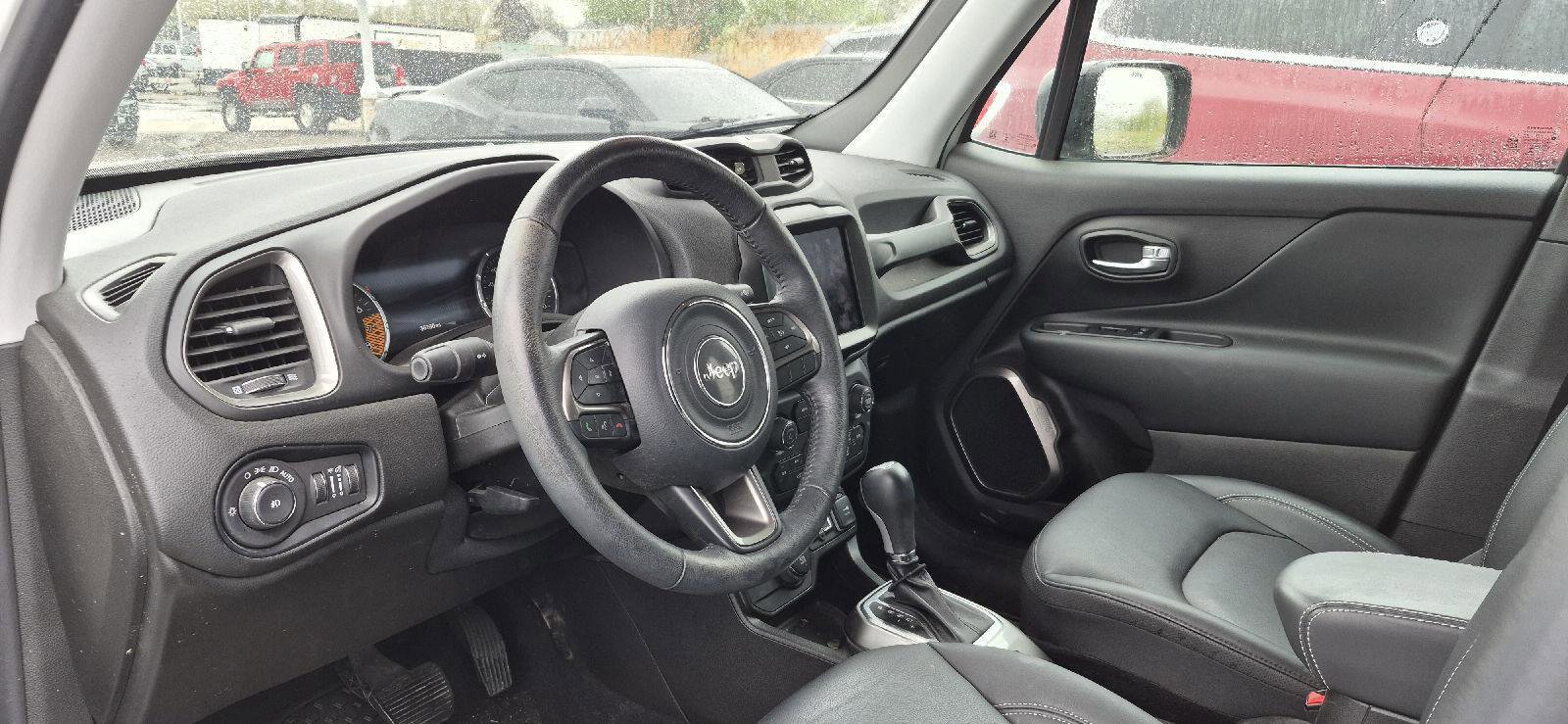 Used 2022 Jeep Renegade Limited AWD/4WD image 8