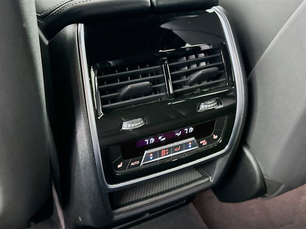 Used 2019 BMW X5 xDrive40i w/ M Sport Package image 26