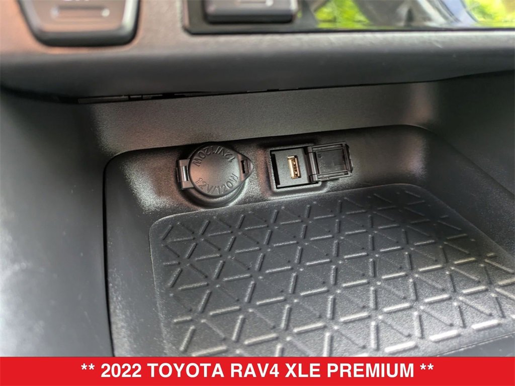 Used 2022 Toyota RAV4 XLE Premium image 58