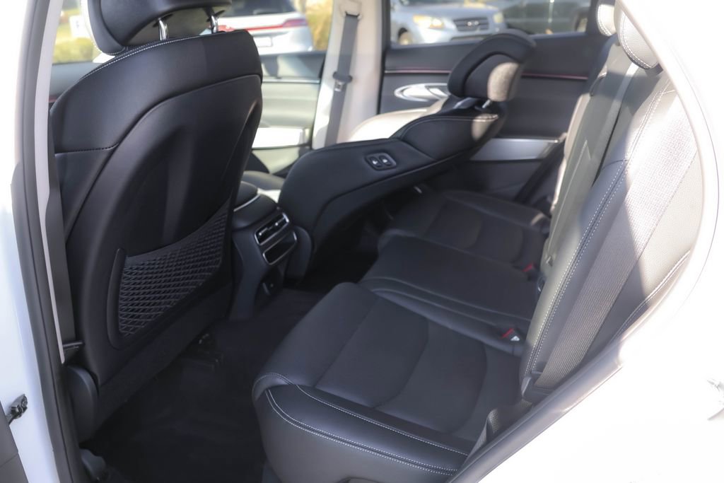 Used 2026 Genesis GV70 2.5T Select image 27