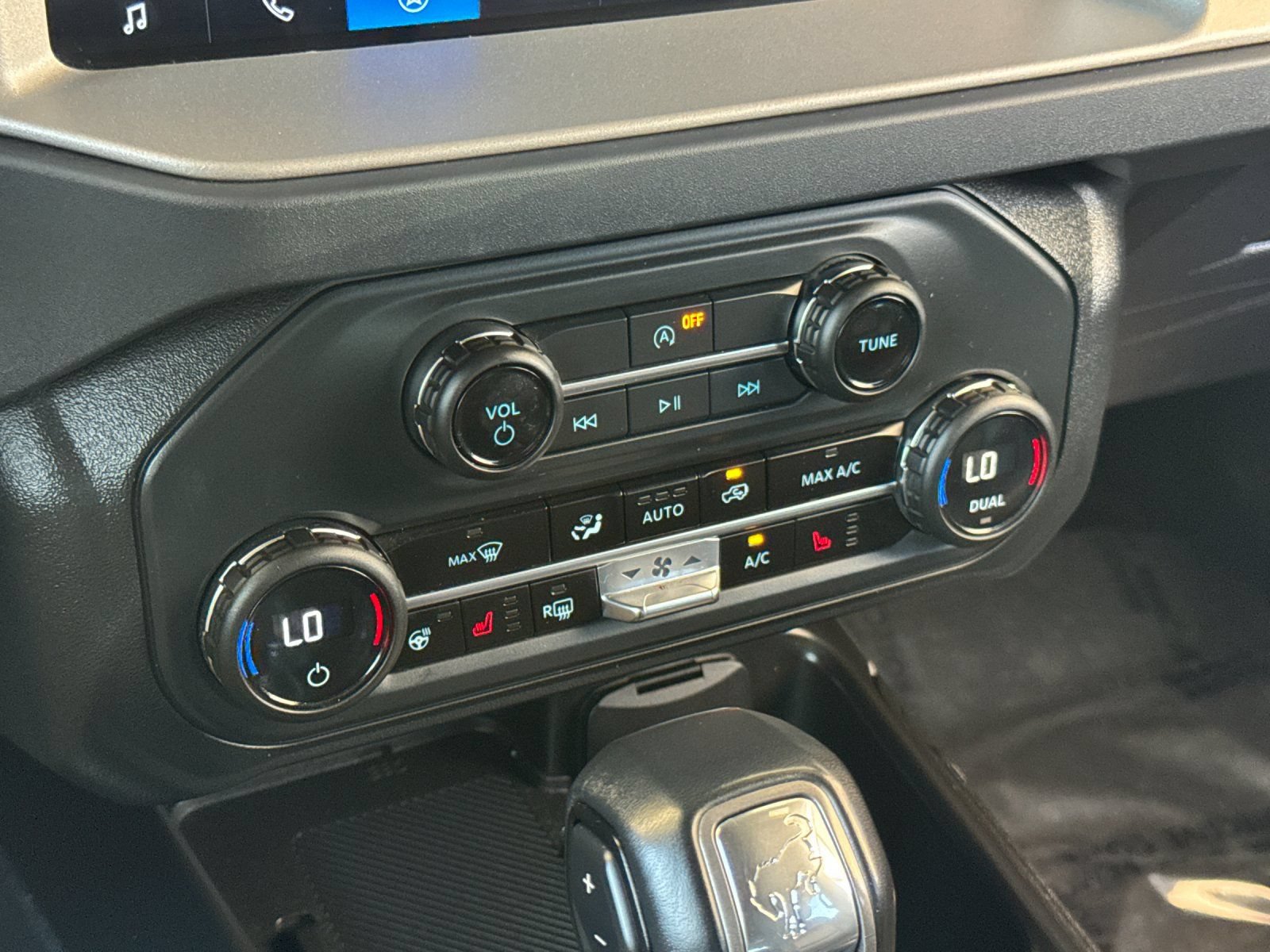 Used 2025 Ford Bronco Outer Banks AWD/4WD image 27